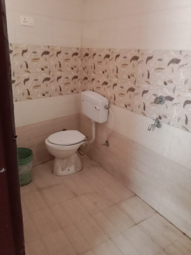 Bathroom, sector 14 1 Bedroom 749 Sq.Ft. Independent House In Sector 14 Gurgaon 9703946