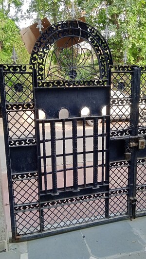 1 BHK Independent House For Rent in Sector 14