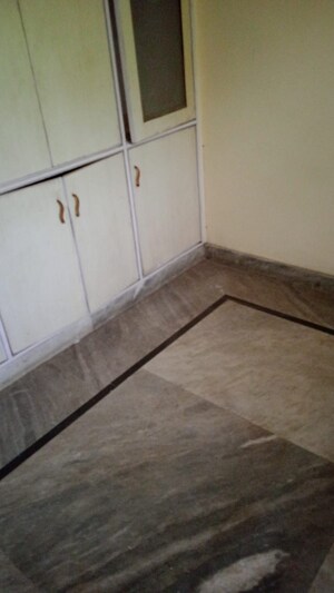 Room in 1 BHK Independent House at Sector 14 – for Rent