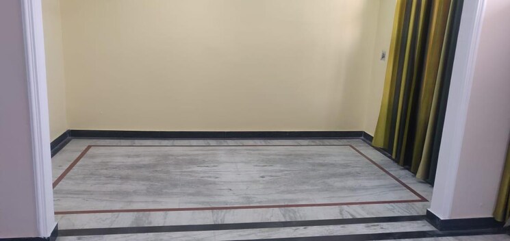 Room, sector 14 1 Bedroom 814 Sq.Ft. Independent House In Sector 14 Gurgaon 9703949