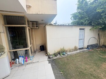 1 BHK Independent House – Exterior View View at Sector 14 - for Rent