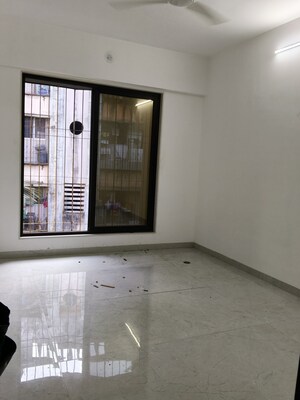 Room in 1 BHK Apartment at Diamond Park, Santacruz East – for Rent