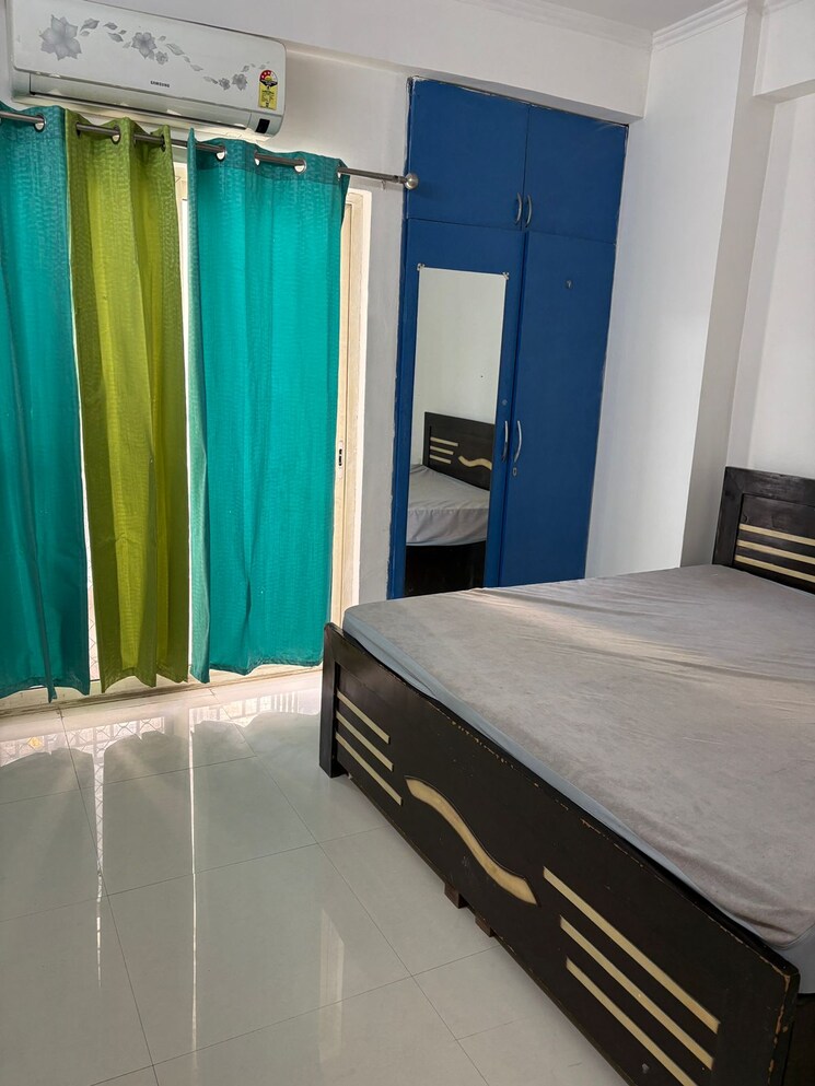 Bedroom, maxblis-white-house 2.5 Bedroom 1185 Sq.Ft. Apartment In Sector 75 Noida 9703976