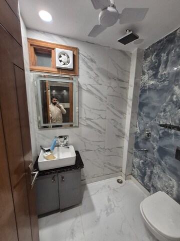 Master Bedroom in 3 BHK Apartment at Apex Anuradha Apartments, Paschim Vihar – for Rent