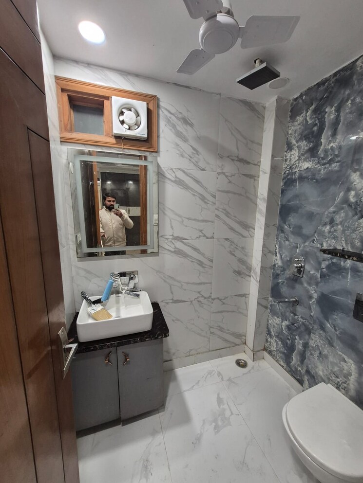 Master Bedroom, apex-anuradha-apartments 3 Bedroom 1100 Sq.Ft. Apartment In Paschim Vihar Delhi 9703989