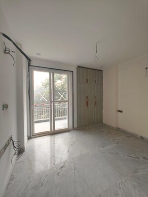 Room in 3 BHK Builder Floor at Chittaranjan Park – for Sale