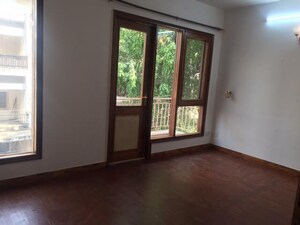 Room in 3 BHK Builder Floor at Green Park – for Rent