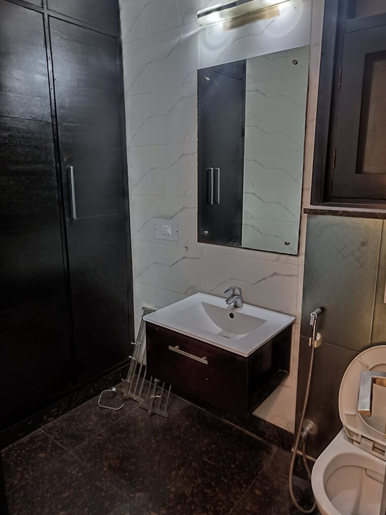 Bathroom, greater kailash i 1 Bedroom 100 Sq.Yd. Builder Floor In Greater Kailash I Delhi 9703999
