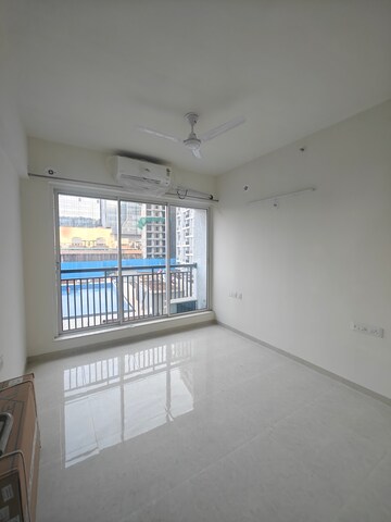 Room in 2 BHK Apartment at Seawoods – for Rent