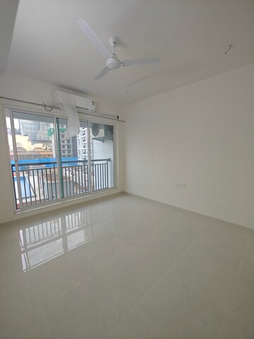 Room in 2 BHK Apartment at Seawoods – for Rent