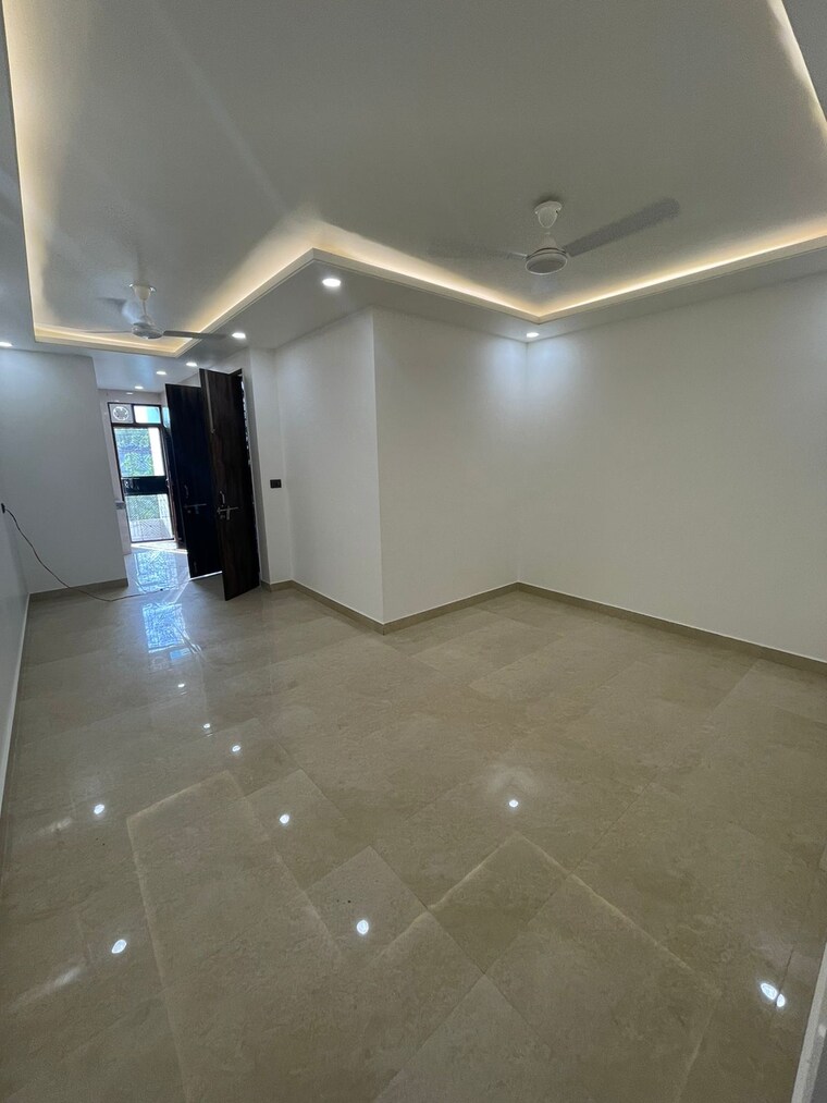 Room, govindpuri 2 Bedroom 586 Sq.Ft. Builder Floor In Govindpuri Delhi 9704002