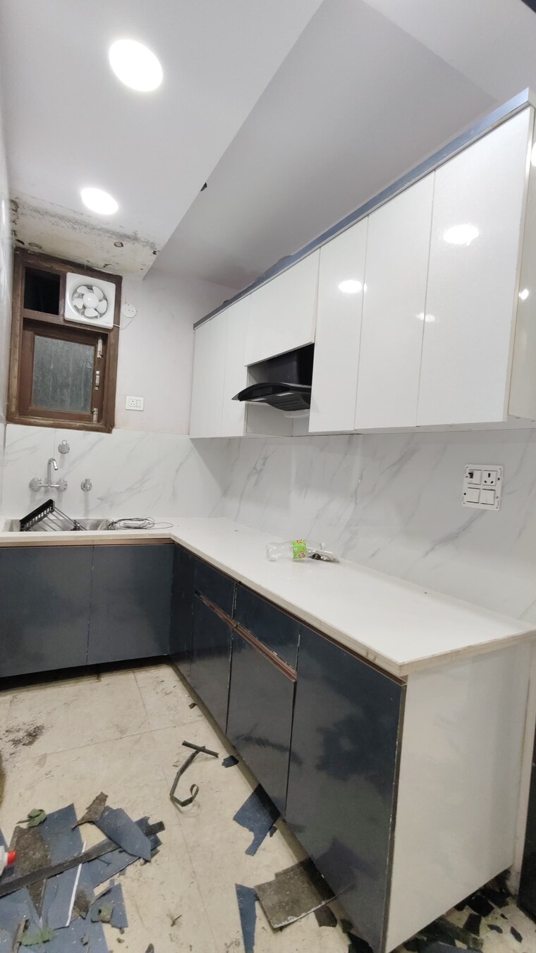 Kitchen, govindpuri 3 Bedroom 914 Sq.Ft. Builder Floor In Govindpuri Delhi 9704011