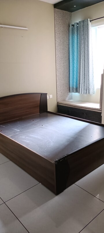 3 BHK Apartment For Rent in Prestige Lakeside Habitat, Varthur