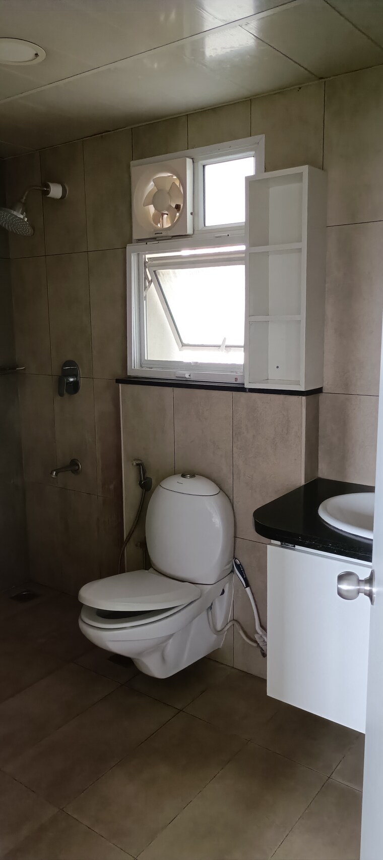 Bathroom, prestige-lakeside-habitat 3 Bedroom 1655 Sq.Ft. Apartment In Varthur Bangalore 9704010