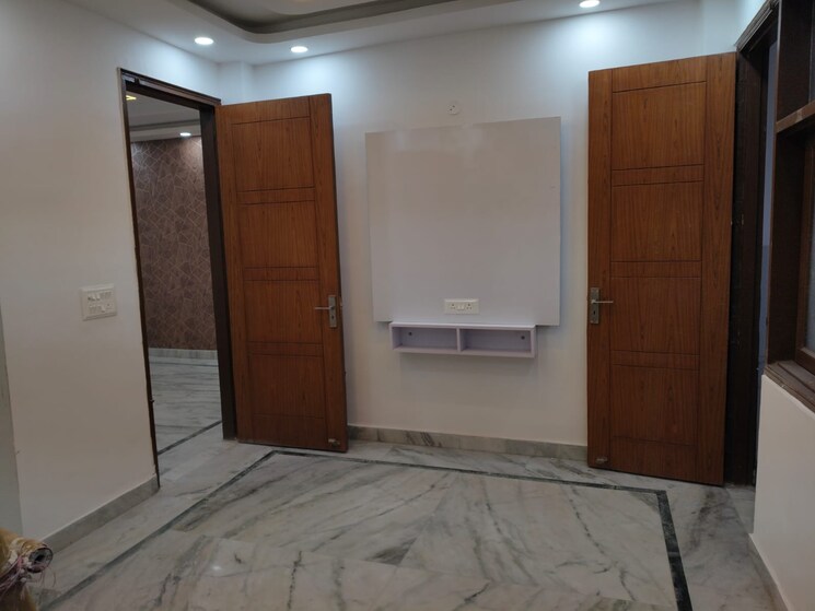 Room, govindpuri 3 Bedroom 912 Sq.Ft. Builder Floor In Govindpuri Delhi 9704017