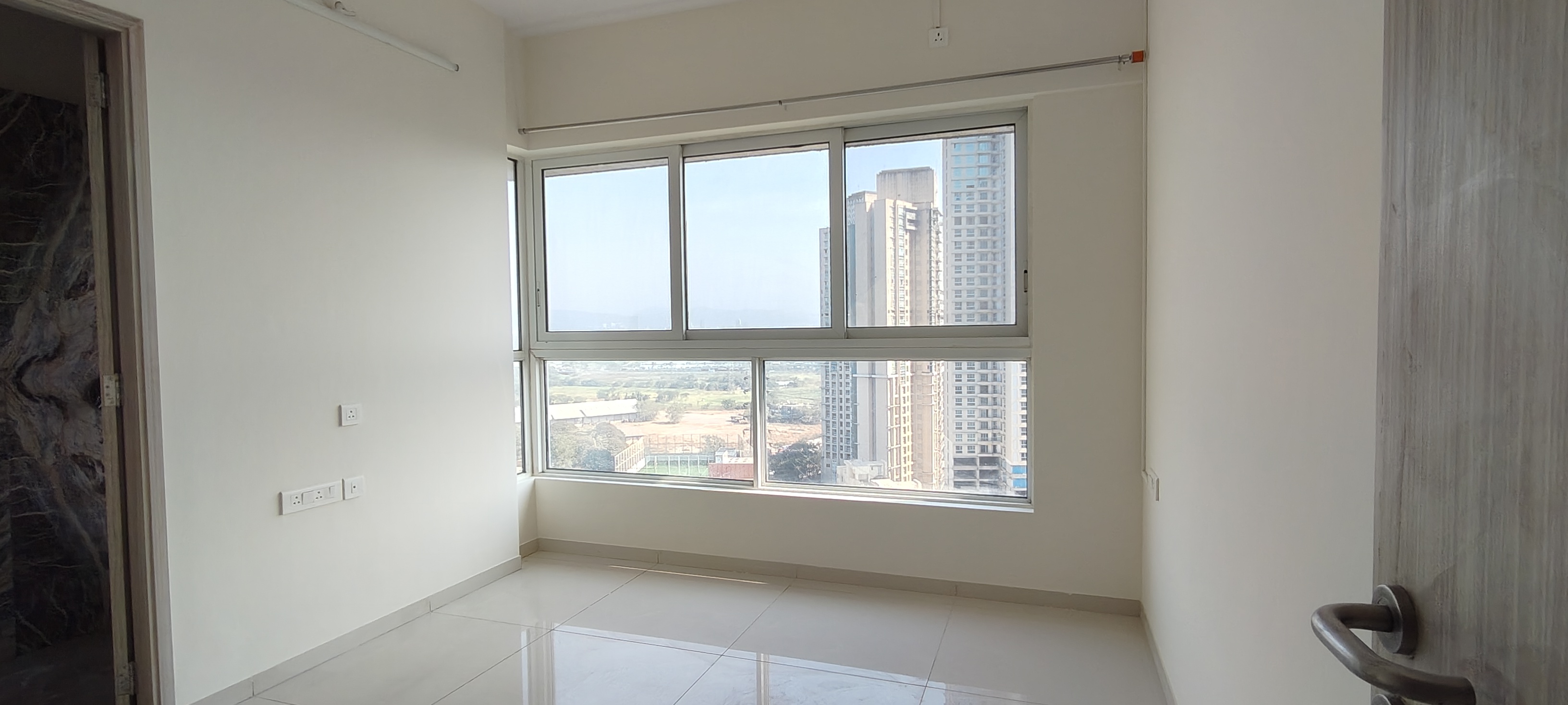 2 BHK Apartment For Rent in The Wadhwa Atmosphere
