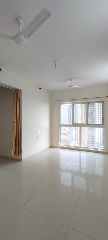 Room in 2 BHK Apartment at The Wadhwa Atmosphere, Mulund West – for Rent