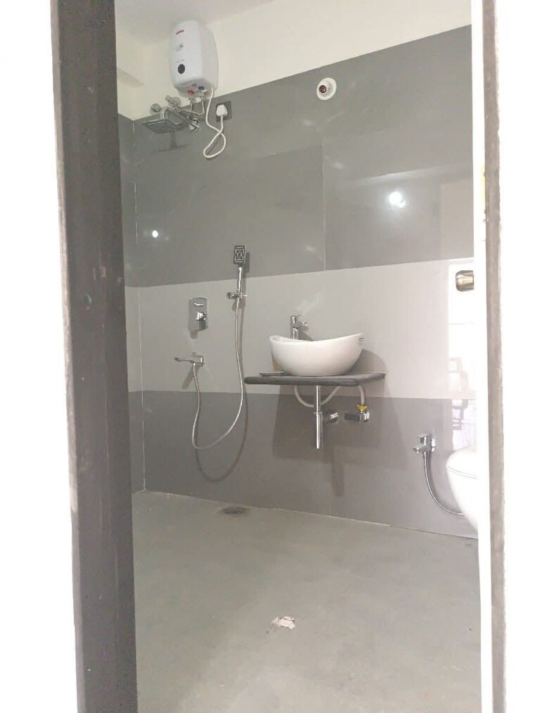 Bathroom, goregaon west Pg For Boys & Girls In Goregaon West 9704033