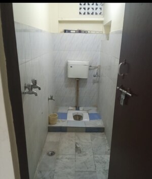 Bathroom in 2 BHK Villa at Aliganj – for Rent