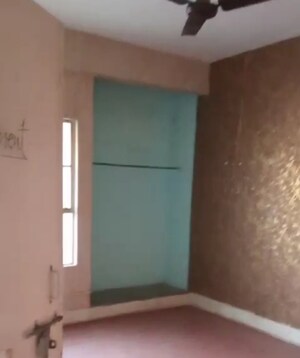 Room in 2 BHK Villa at Aliganj – for Rent