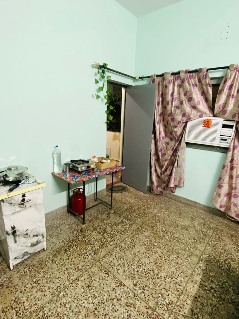 Room, vikash khand Pg For Boys & Girls In Vikash Khand 9704057