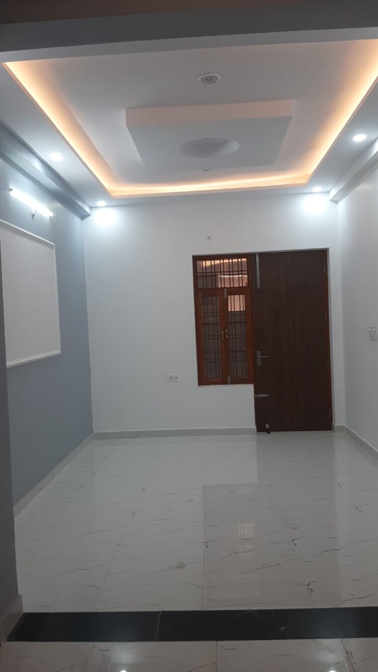 Room, gomti nagar 2 Bedroom 1300 Sq.Ft. Villa In Gomti Nagar Lucknow 9704086
