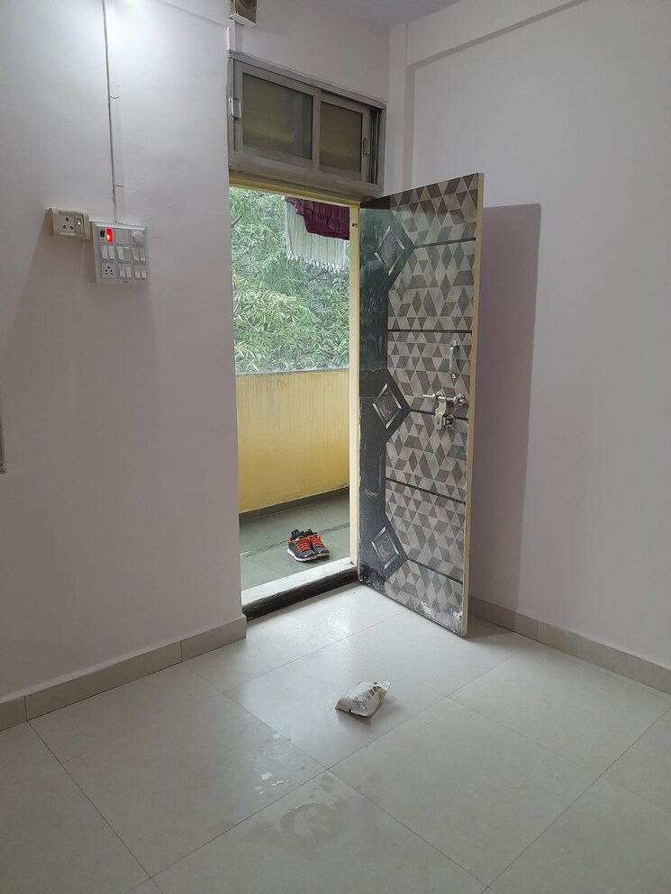 Room, karyarath-chs 1 Bedroom 350 Sq.Ft. Apartment In Vikhroli East Mumbai 9704088