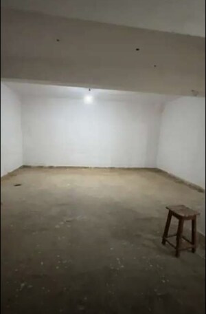  Warehouse For Rent in Husainganj