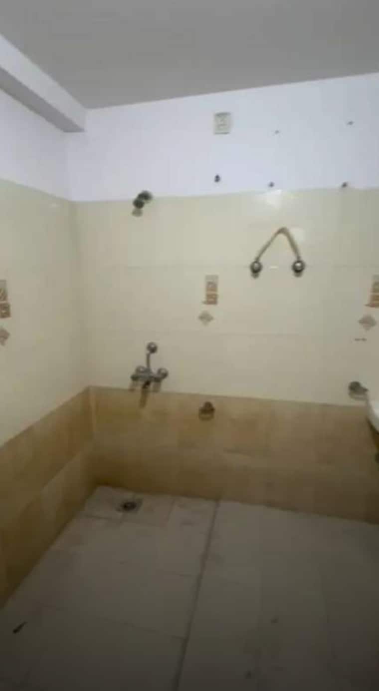 Bathroom, gomti nagar 3 Bedroom 2000 Sq.Ft. Apartment In Gomti Nagar Lucknow 9704116