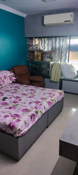 Bedroom in 2 BHK Apartment at Montreal Tower, Andheri West – for Rent