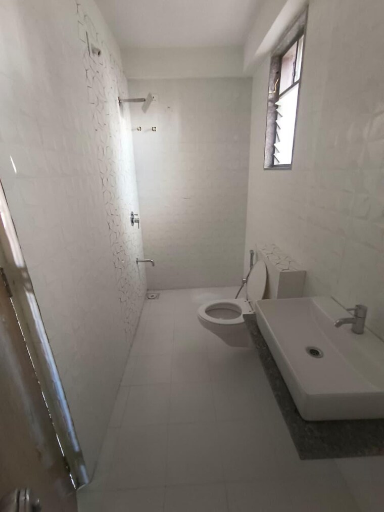 Bathroom, vasna 3 Bedroom 1941 Sq.Ft. Apartment In Vasna Ahmedabad 9704114