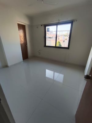 Room in 3 BHK Apartment at Vasna – for Rent