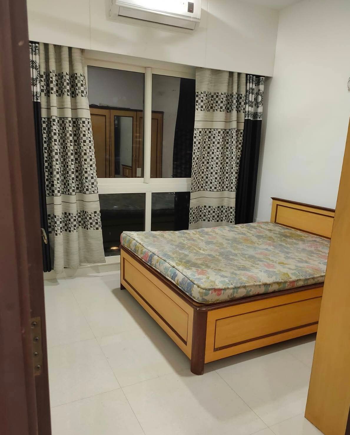 2 BHK Apartment For Rent in Omkar Ananta