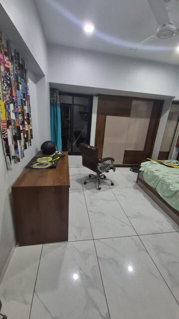 Room in 3 BHK Apartment at Memnagar – for Rent