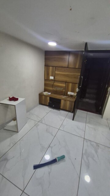 Room in 3 BHK Apartment at Memnagar – for Rent