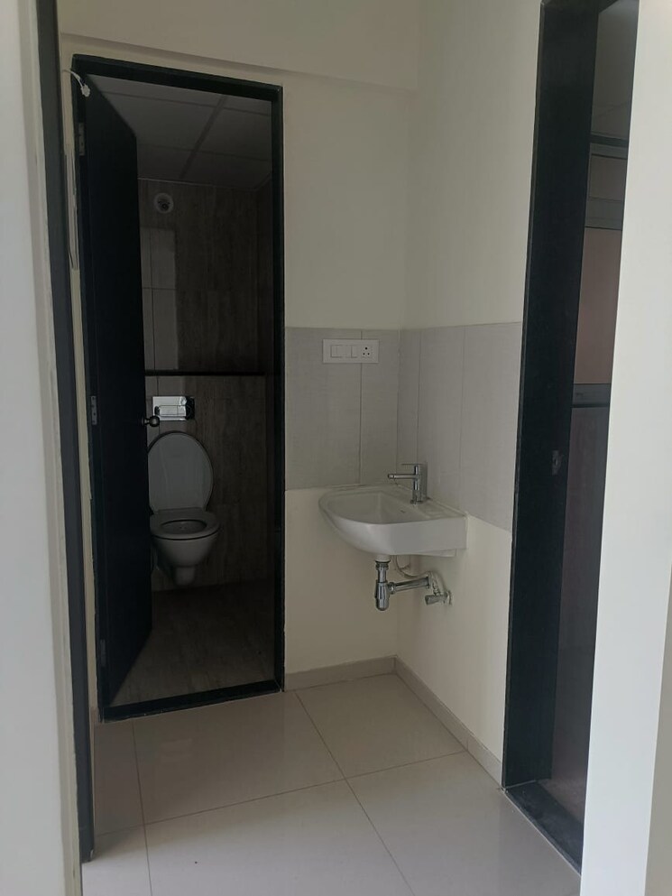 Bathroom, hinjewadi phase 2 1 Bedroom 750 Sq.Ft. Apartment In Hinjewadi Phase 2 Pune 9704155