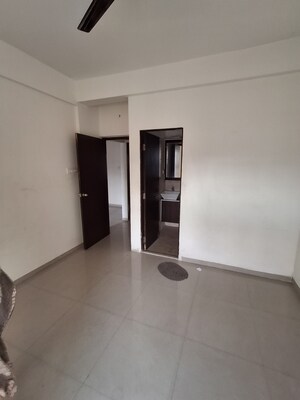 Room in 2 BHK Apartment at Besa – for Rent