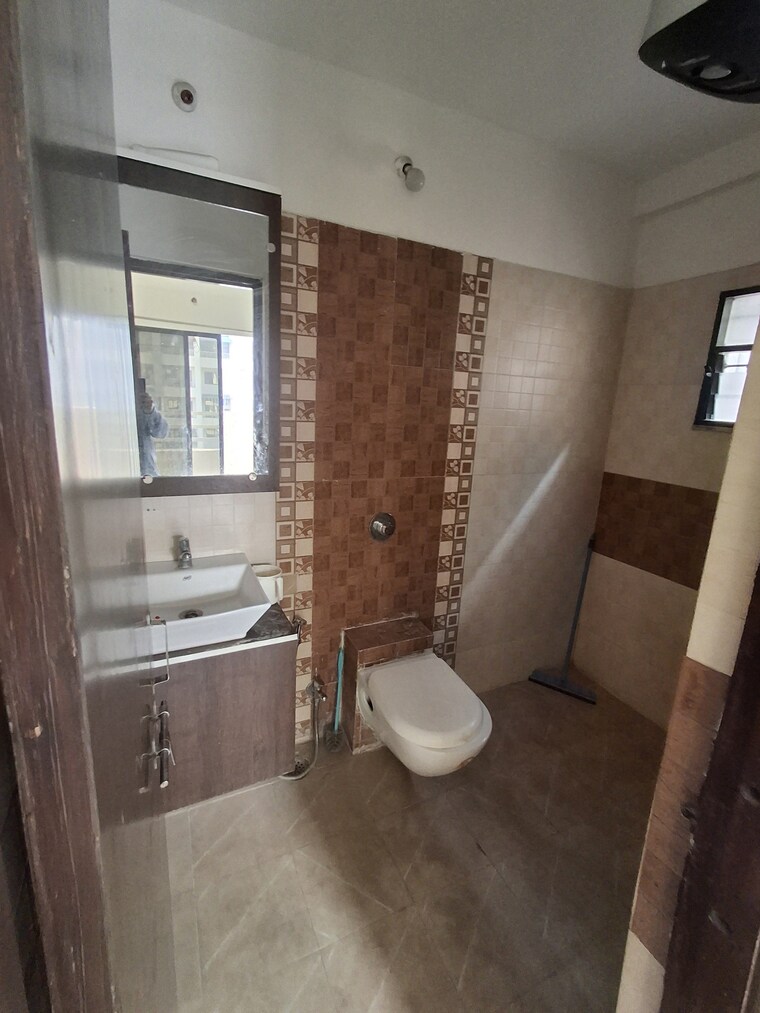 Bathroom, besa 2 Bedroom 950 Sq.Ft. Apartment In Besa Nagpur 9704169