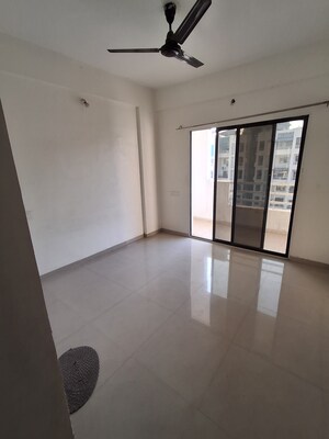 Room in 2 BHK Apartment at Besa – for Rent