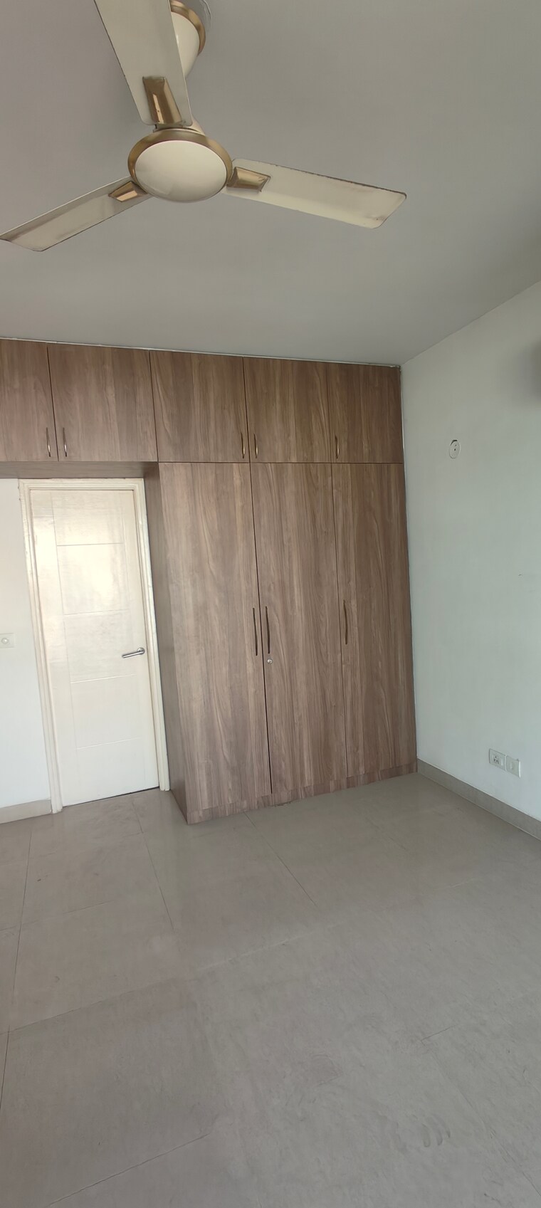 Room, emaar-emerald-floors-premier 3 Bedroom 1600 Sq.Ft. Apartment In Sector 65 Gurgaon 9704162