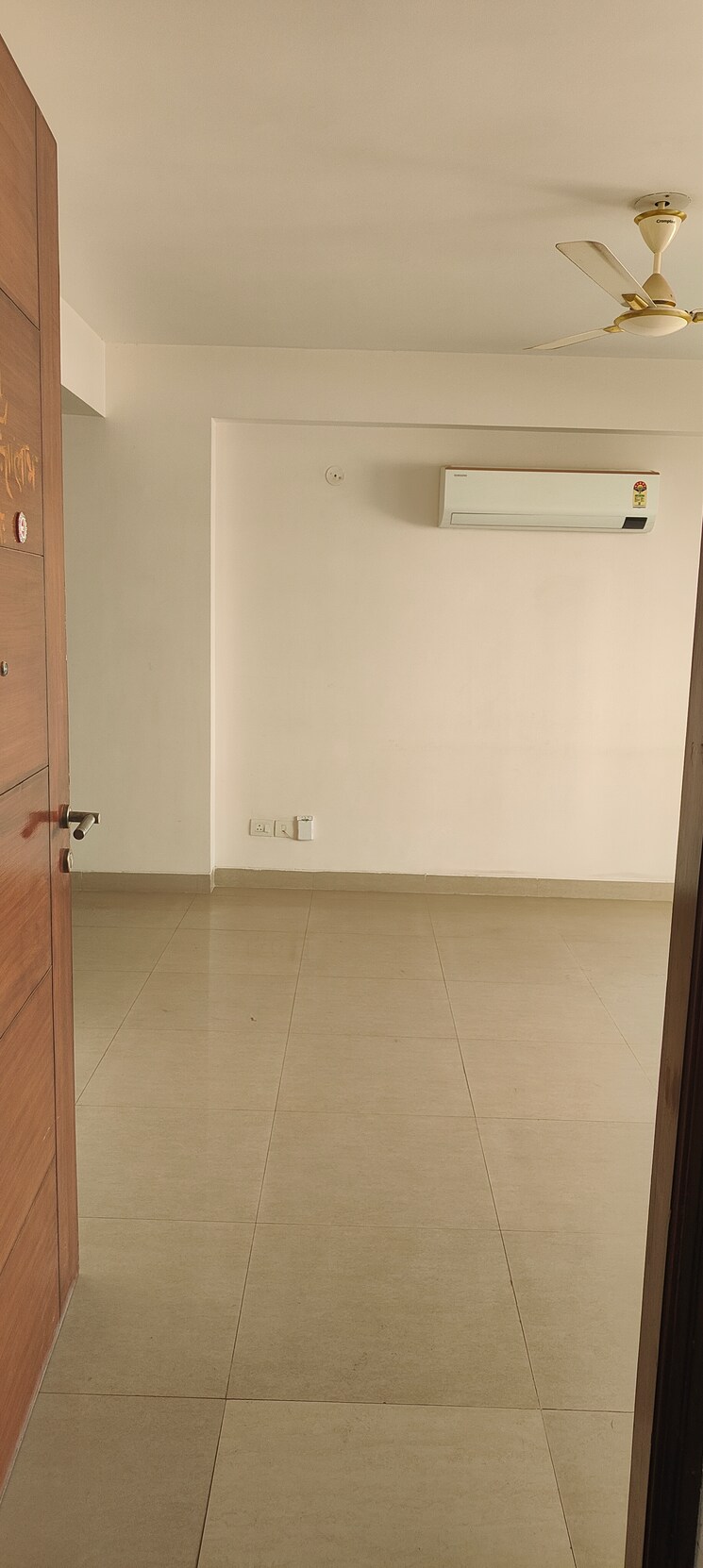 Room, emaar-emerald-floors-premier 3 Bedroom 1600 Sq.Ft. Apartment In Sector 65 Gurgaon 9704162