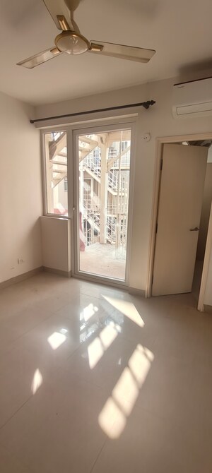 Room in 3 BHK Apartment at Emaar Emerald Floors Premier, Sector 65 – for Sale