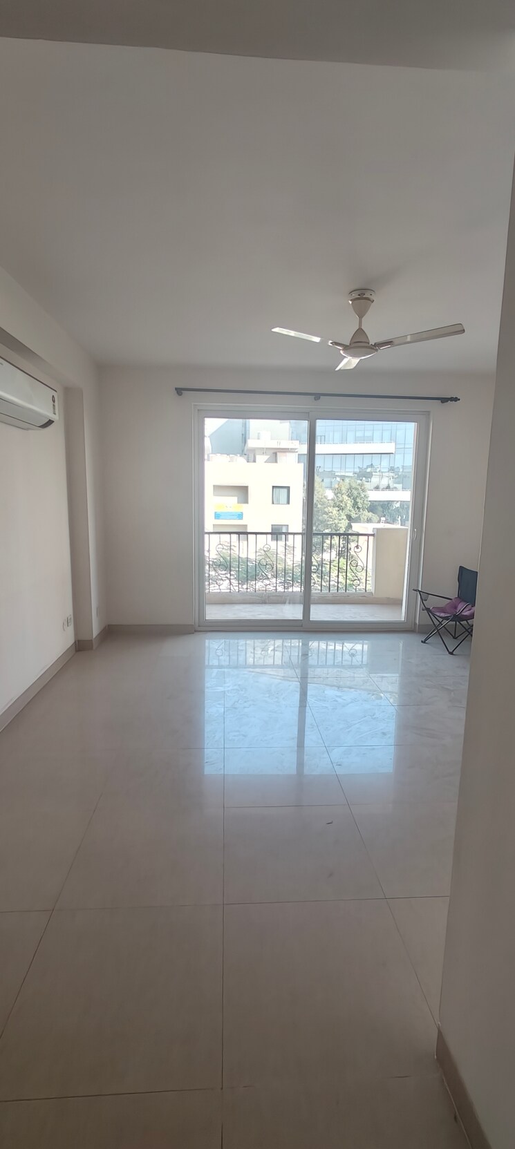 Room, emaar-emerald-floors-premier 4 Bedroom 1975 Sq.Ft. Apartment In Sector 65 Gurgaon 9704173
