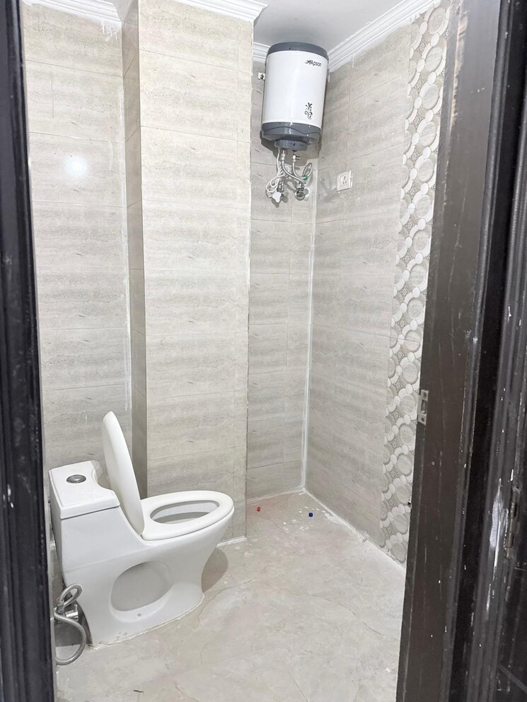 Bathroom, neb sarai 1 Bedroom 600 Sq.Ft. Builder Floor In Neb Sarai Delhi 9704183