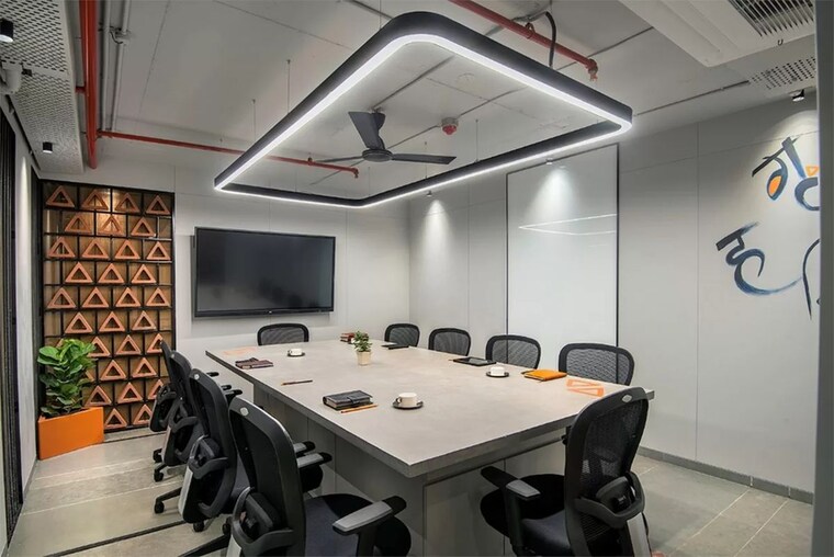 Team Area, sun-palazzo Commercial Office Space 1450 Sq.Ft. In Lower Parel Mumbai 9704174
