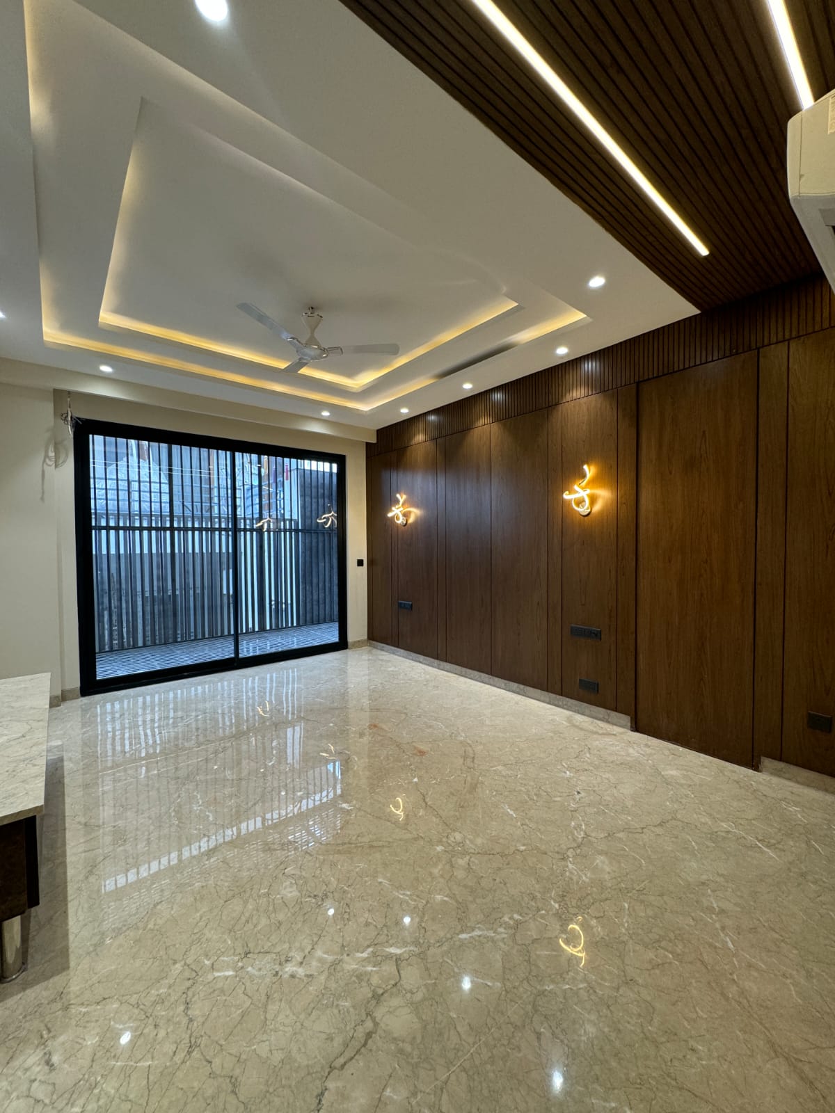 2 BHK Apartment For Sale in Ambience Island