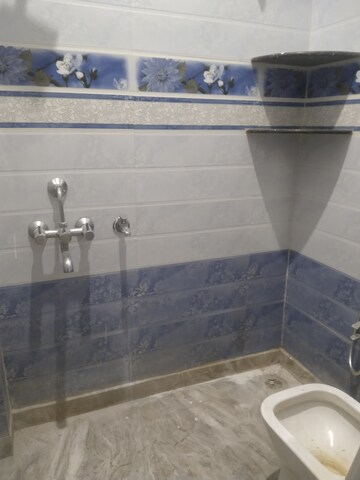 Bathroom in 2 BHK Apartment at Gomti Nagar – for Rent