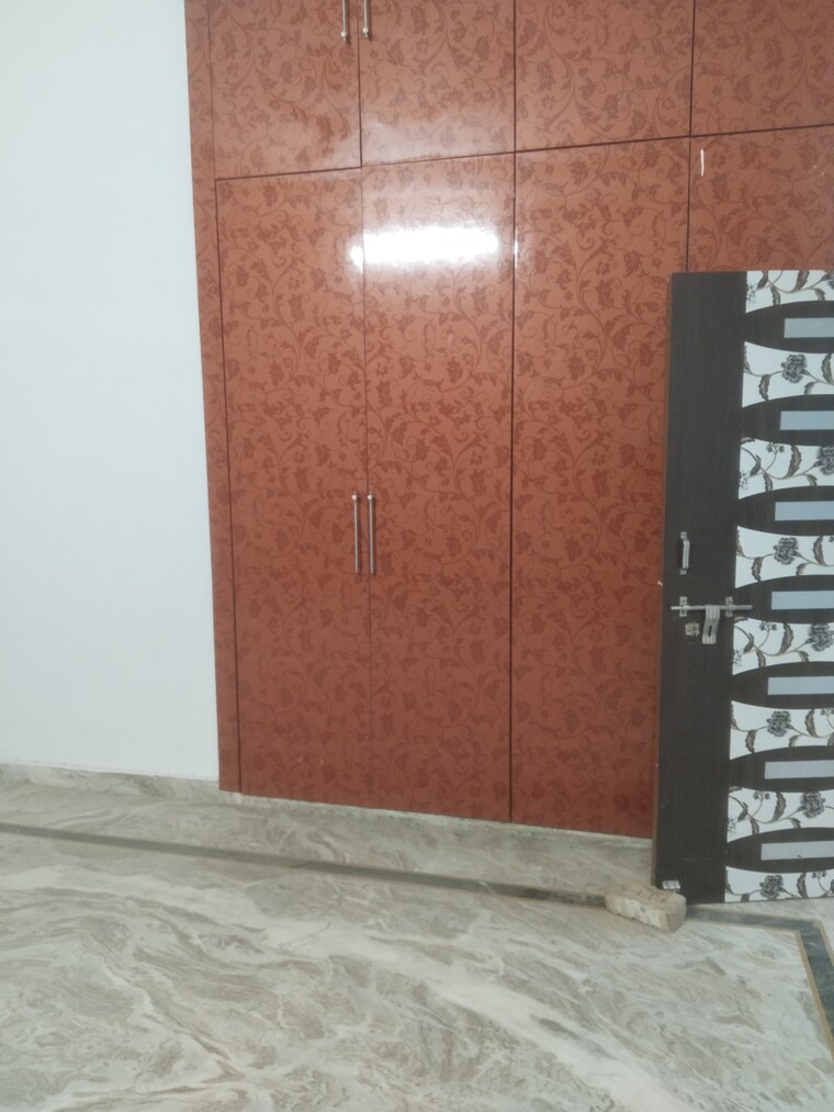 Room, gomti nagar 2 Bedroom 900 Sq.Ft. Apartment In Gomti Nagar Lucknow 9704213