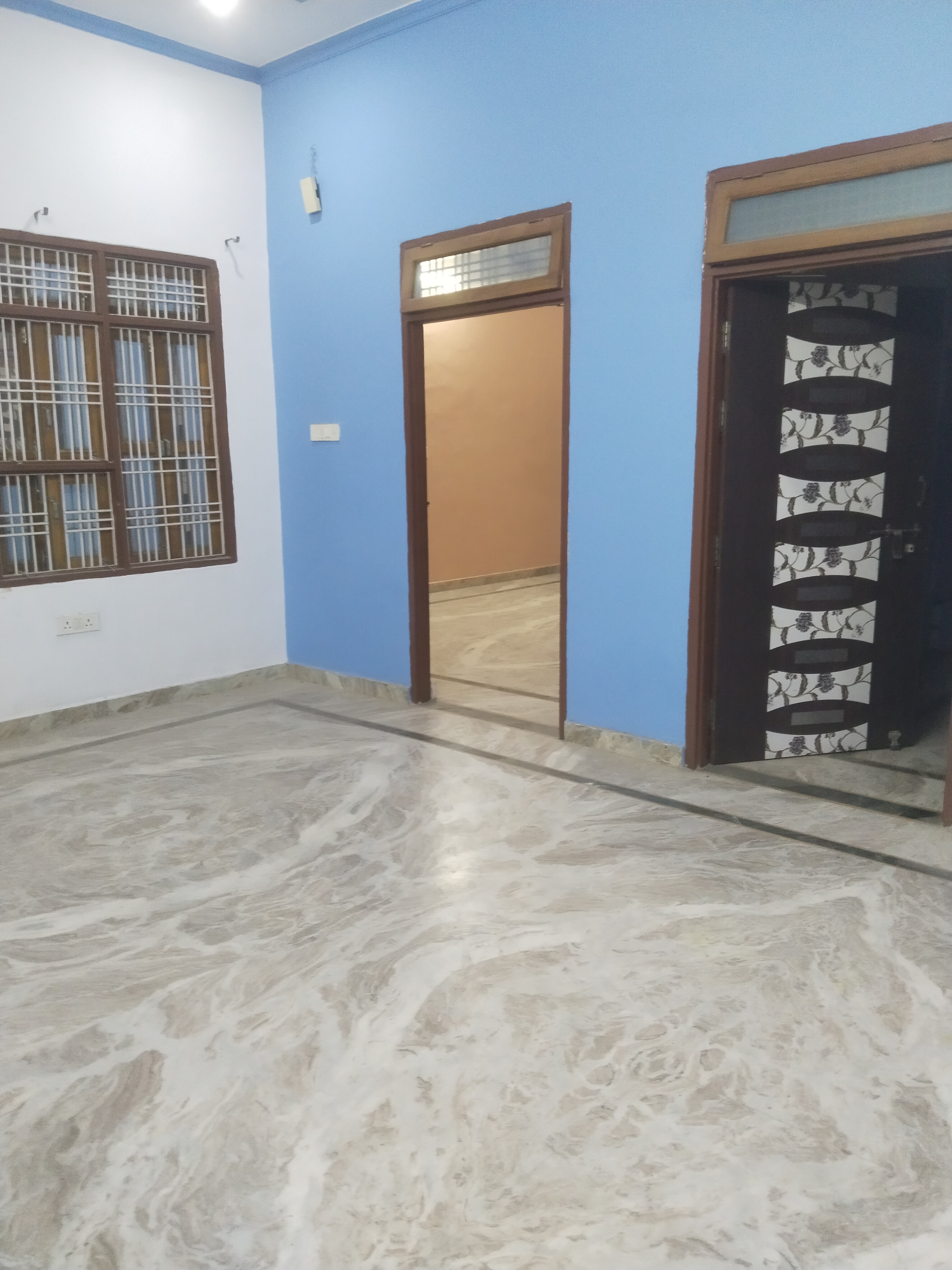 2 BHK + Pooja Room Apartment For Rent in Mmg Property 