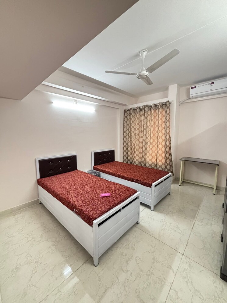 Bedroom, powai Pg For Boys & Girls In Powai 9704216